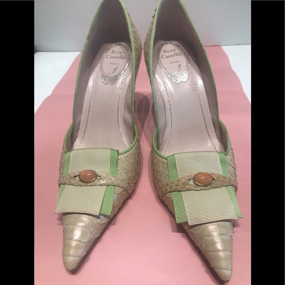 Rene Caovilla beige snake skin pump with silk bow